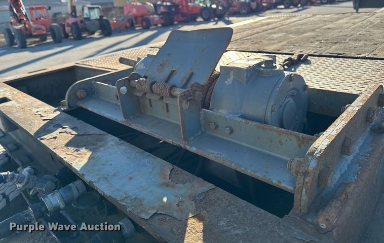 image for item DW2484 2013 Trail-eze TE70HT drop deck hydraulic tail equipment trailer