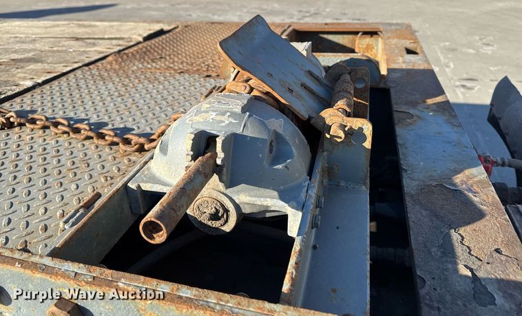 image for item DW2484 2013 Trail-eze TE70HT drop deck hydraulic tail equipment trailer