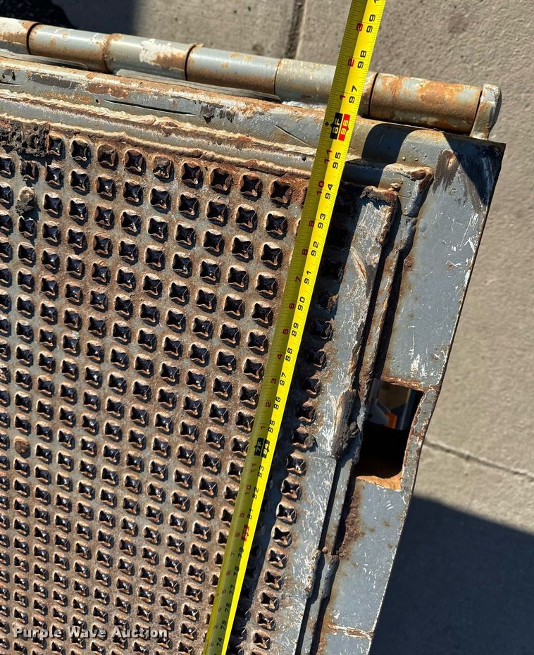 image for item DW2484 2013 Trail-eze TE70HT drop deck hydraulic tail equipment trailer