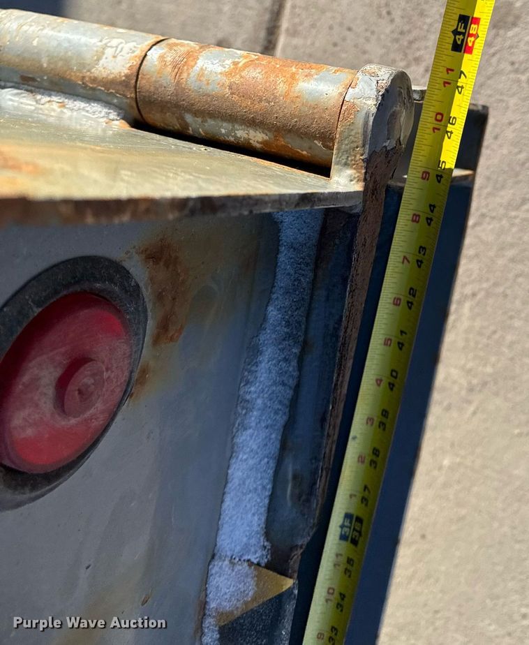 image for item DW2484 2013 Trail-eze TE70HT drop deck hydraulic tail equipment trailer