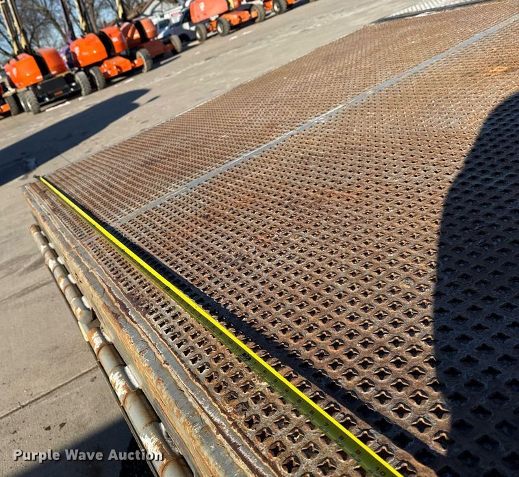 image for item DW2484 2013 Trail-eze TE70HT drop deck hydraulic tail equipment trailer