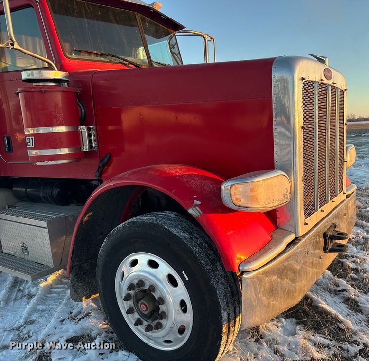 image for item DX3945 2009 Peterbilt 388 semi truck