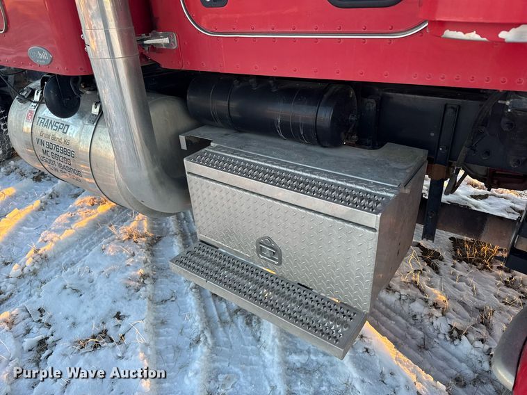 image for item DX3945 2009 Peterbilt 388 semi truck