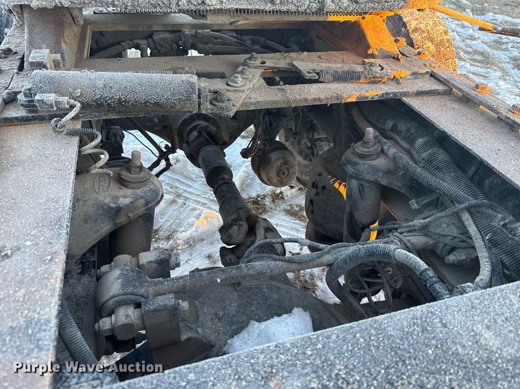 image for item DX3945 2009 Peterbilt 388 semi truck