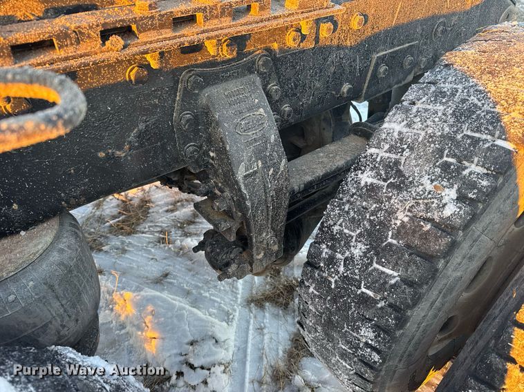 image for item DX3945 2009 Peterbilt 388 semi truck