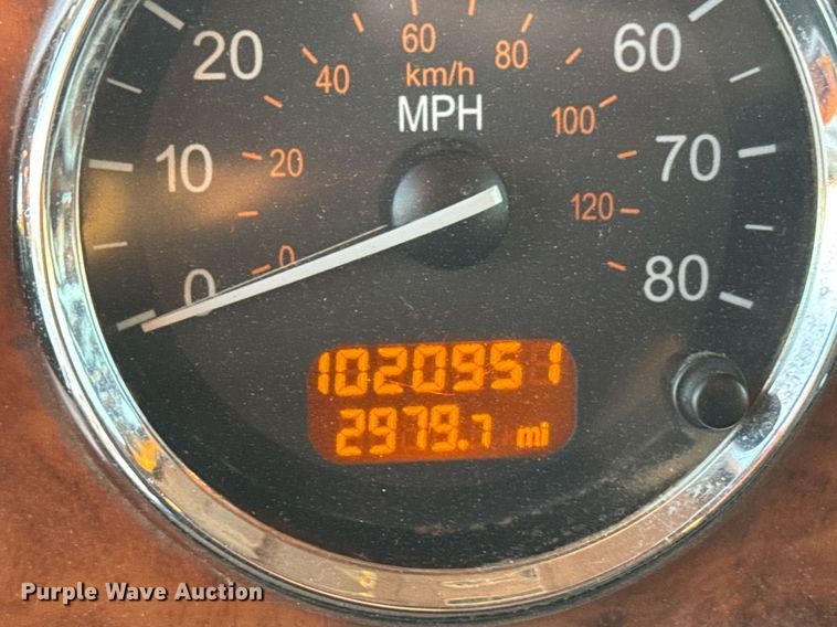 image for item DX3945 2009 Peterbilt 388 semi truck