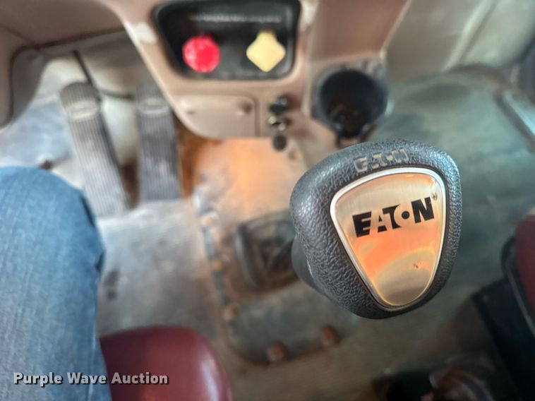 image for item DX3945 2009 Peterbilt 388 semi truck