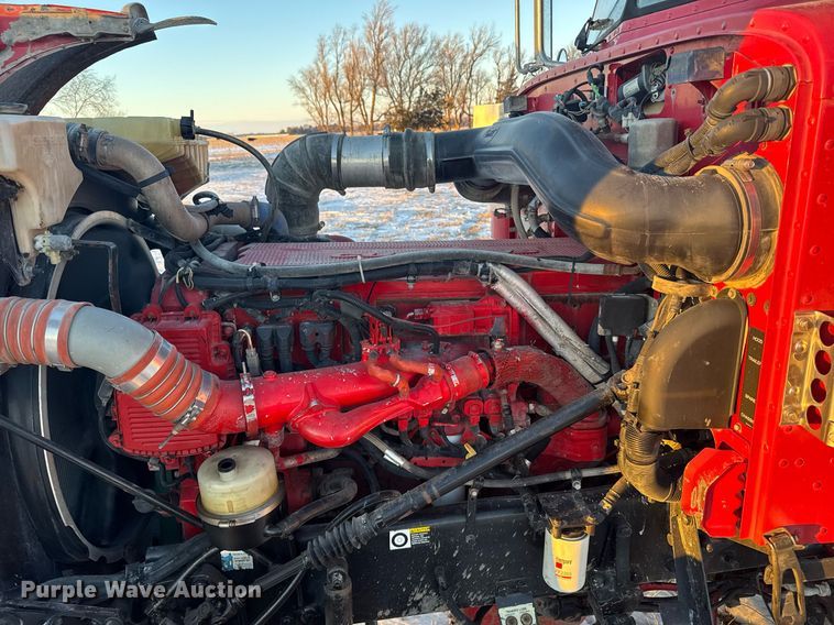 image for item DX3945 2009 Peterbilt 388 semi truck