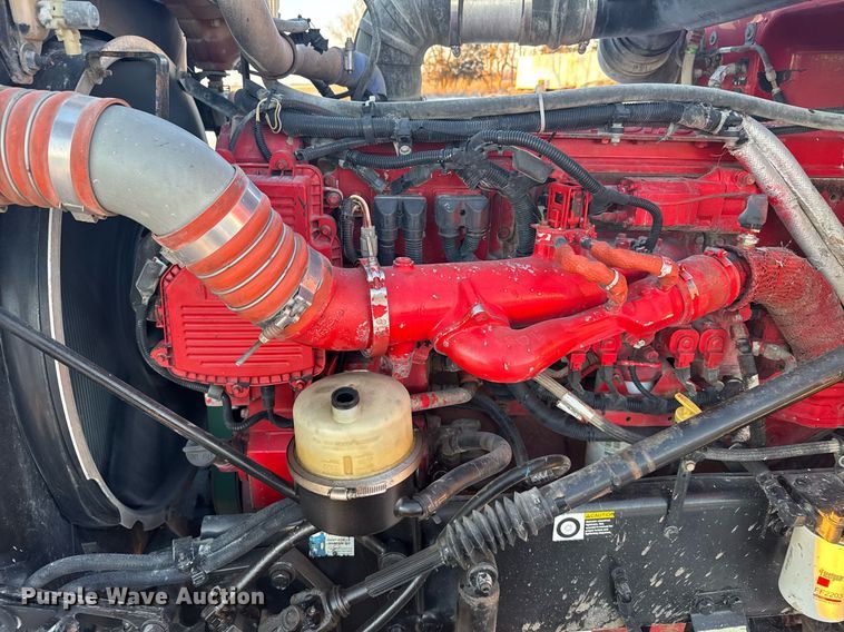 image for item DX3945 2009 Peterbilt 388 semi truck