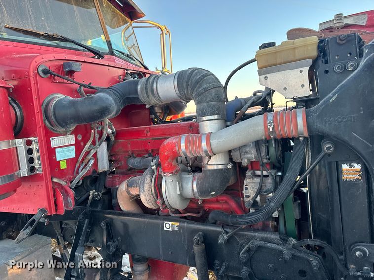 image for item DX3945 2009 Peterbilt 388 semi truck