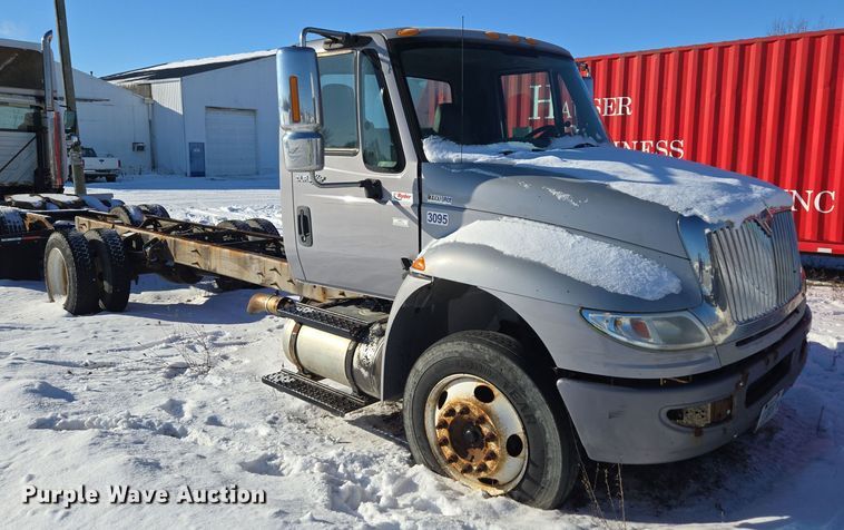 image for item EC3951 2012 International 4300 truck cab and chassis