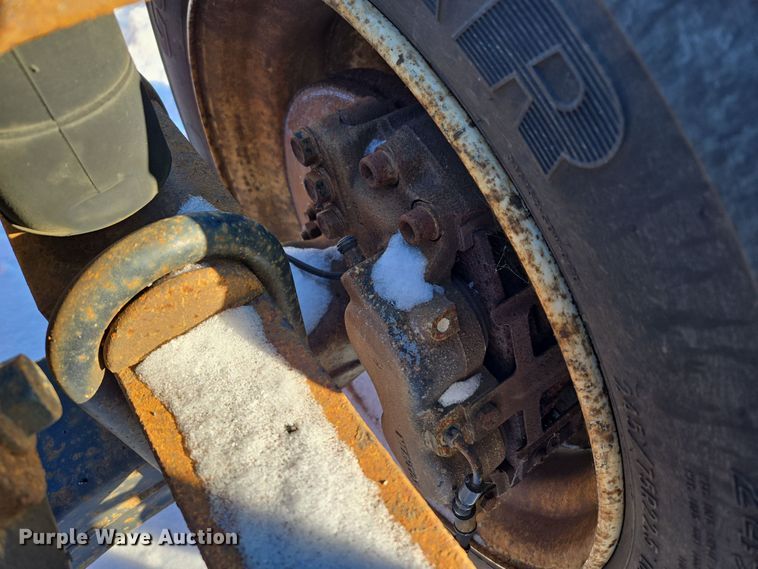 image for item EC3951 2012 International 4300 truck cab and chassis