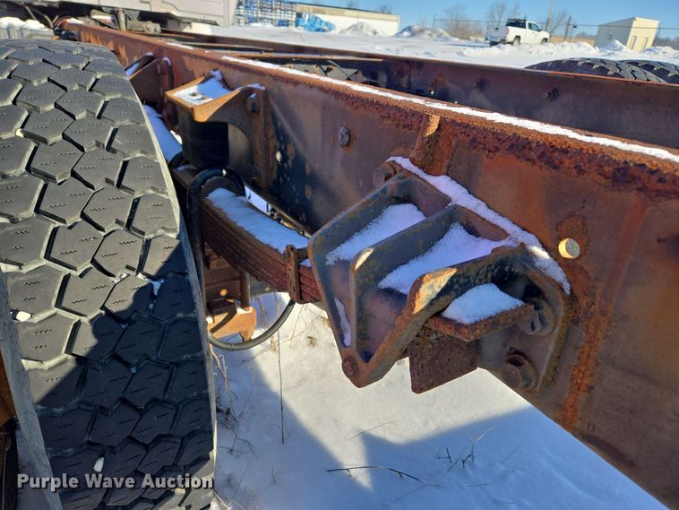 image for item EC3951 2012 International 4300 truck cab and chassis