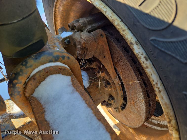 image for item EC3951 2012 International 4300 truck cab and chassis