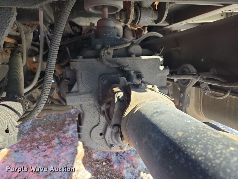 image for item EC3951 2012 International 4300 truck cab and chassis