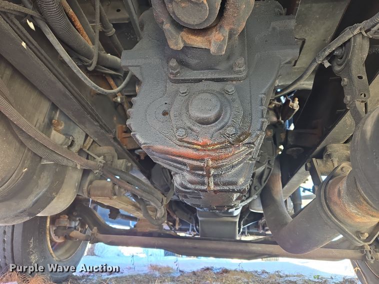 image for item EC3951 2012 International 4300 truck cab and chassis