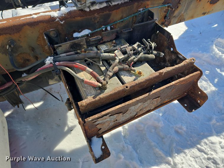 image for item EC3951 2012 International 4300 truck cab and chassis