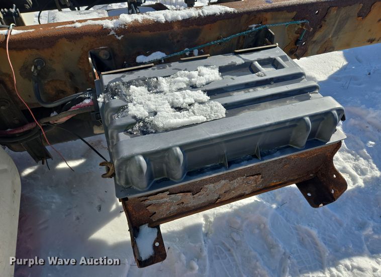 image for item EC3951 2012 International 4300 truck cab and chassis