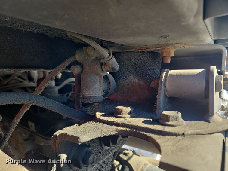 image for item EC3951 2012 International 4300 truck cab and chassis