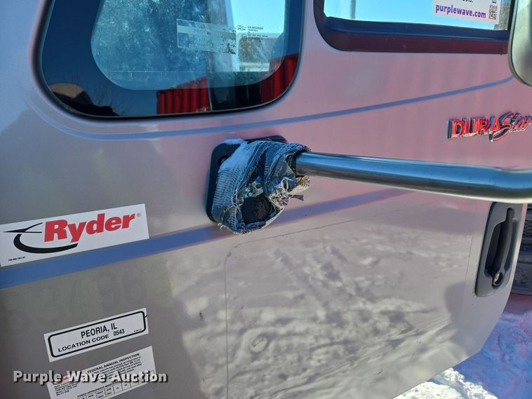 image for item EC3951 2012 International 4300 truck cab and chassis