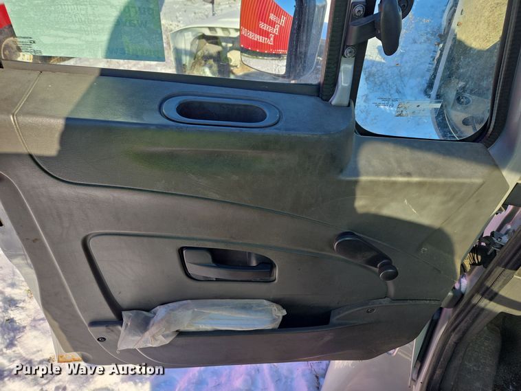 image for item EC3951 2012 International 4300 truck cab and chassis