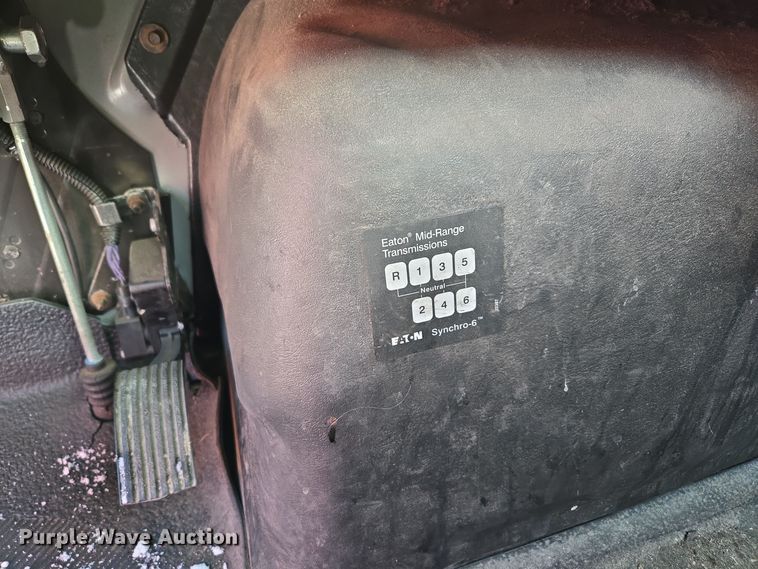 image for item EC3951 2012 International 4300 truck cab and chassis