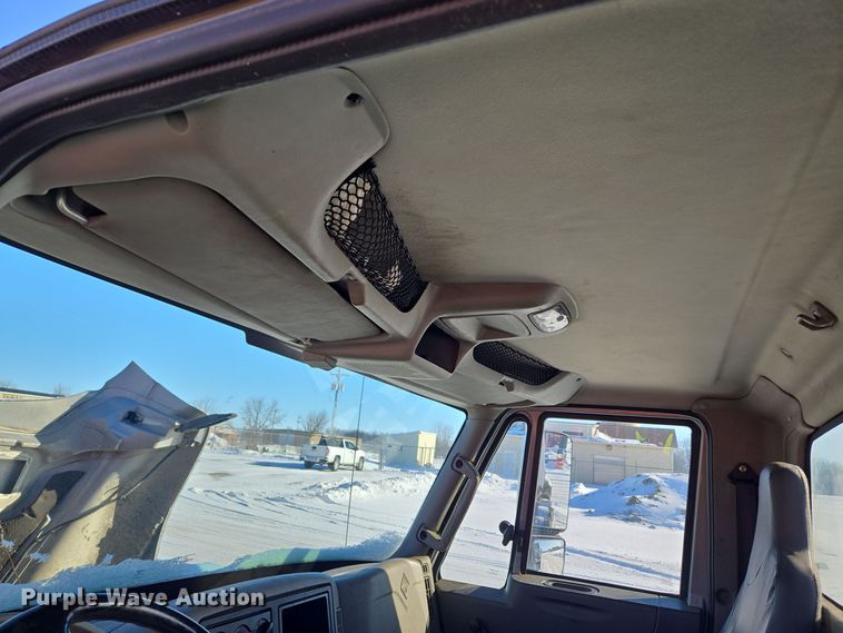 image for item EC3951 2012 International 4300 truck cab and chassis