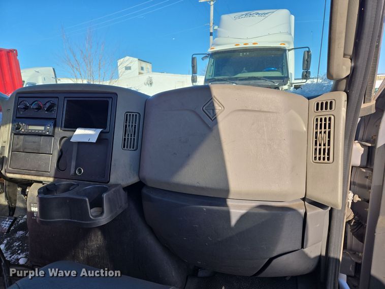 image for item EC3951 2012 International 4300 truck cab and chassis