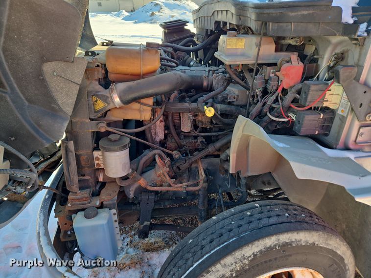 image for item EC3951 2012 International 4300 truck cab and chassis