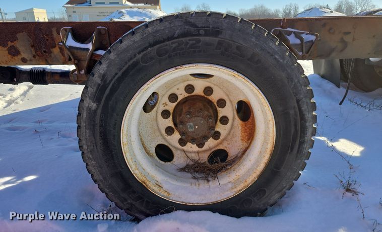 image for item EC3951 2012 International 4300 truck cab and chassis