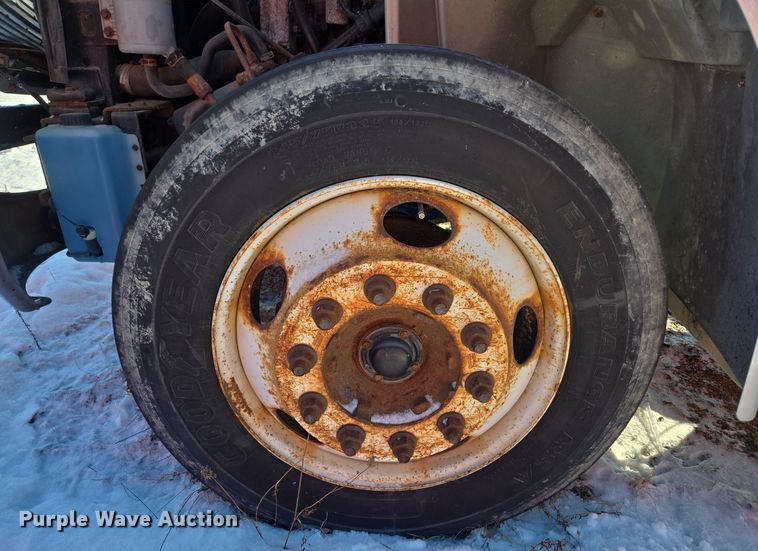 image for item EC3951 2012 International 4300 truck cab and chassis