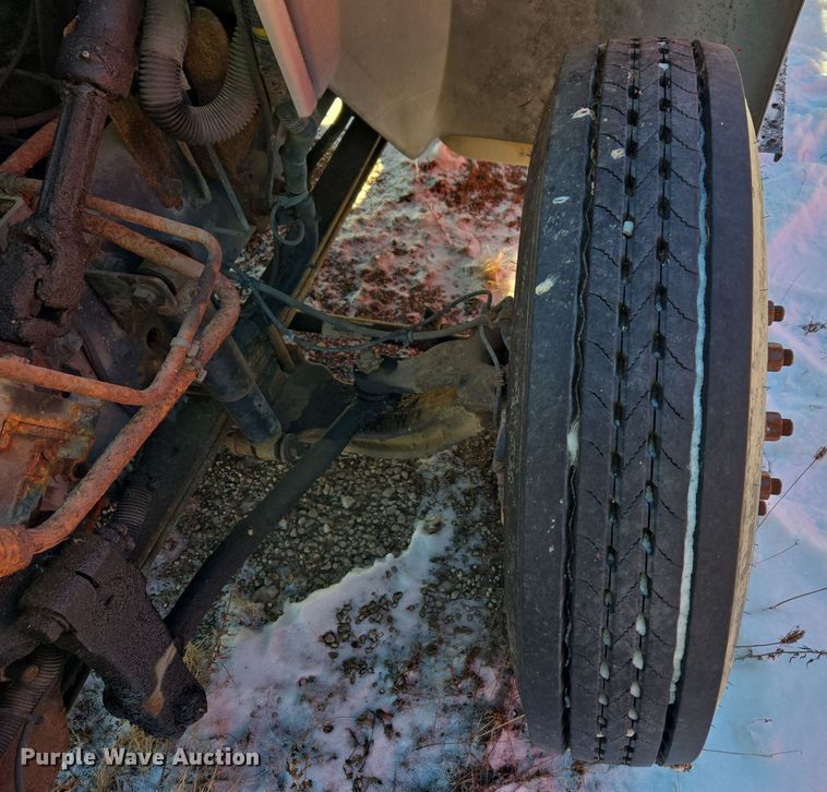 image for item EC3951 2012 International 4300 truck cab and chassis