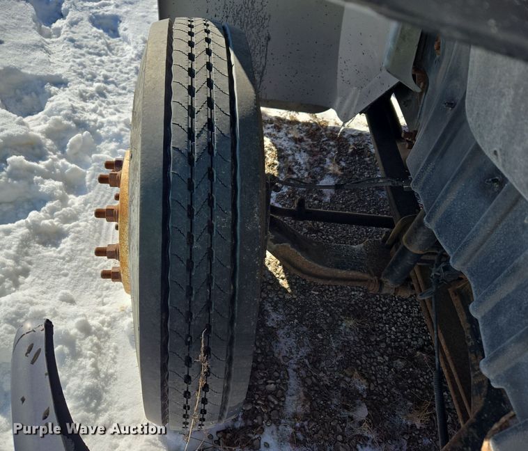 image for item EC3951 2012 International 4300 truck cab and chassis