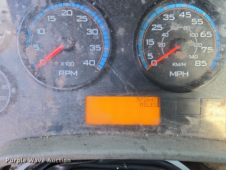 image for item EC3951 2012 International 4300 truck cab and chassis