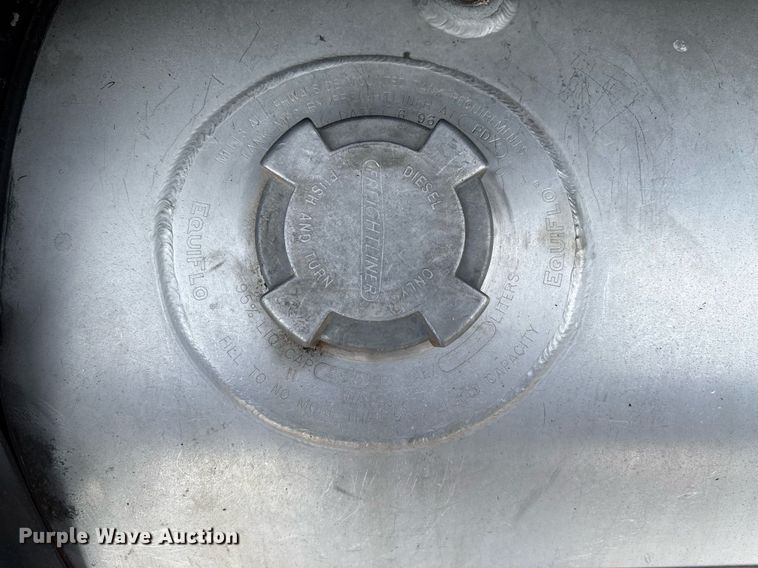 image for item EE0021 1997 Freightliner FLD120 semi truck