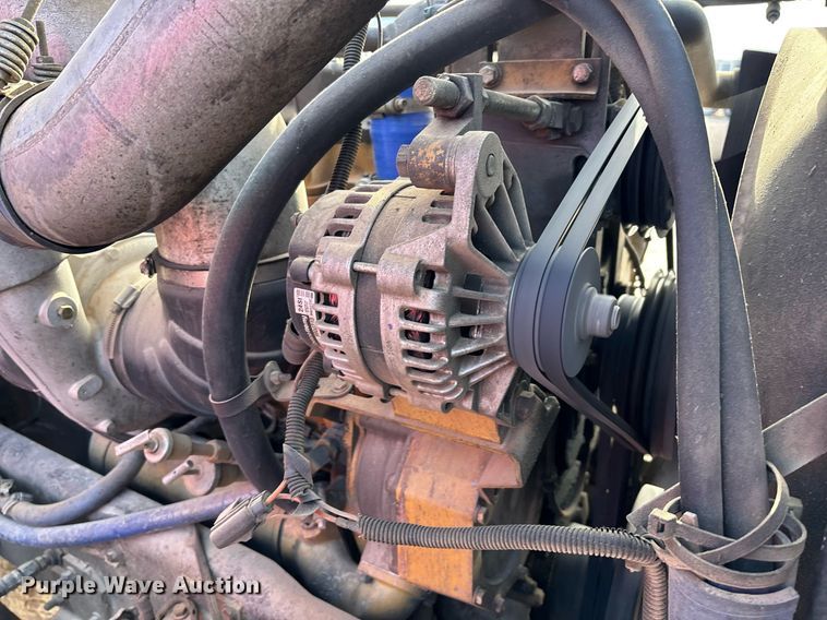 image for item EE0021 1997 Freightliner FLD120 semi truck