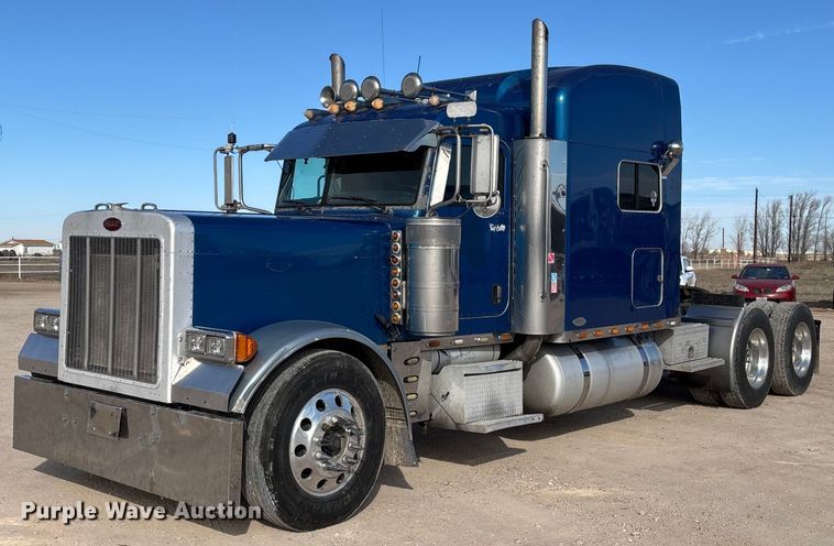 image for item EE0022 2005 Peterbilt 379 semi truck