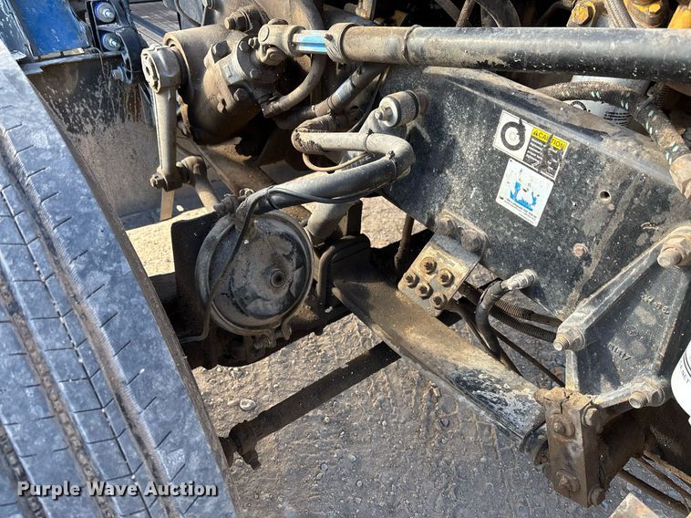 image for item EE0022 2005 Peterbilt 379 semi truck