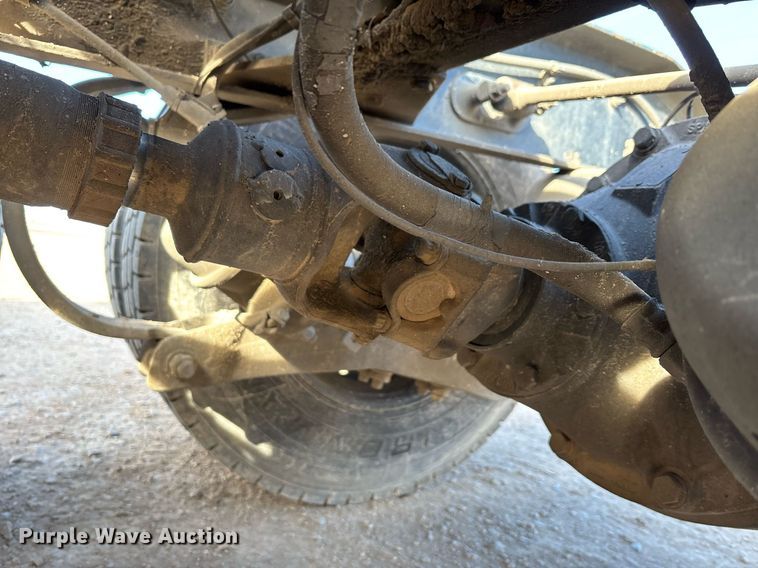 image for item EE0022 2005 Peterbilt 379 semi truck