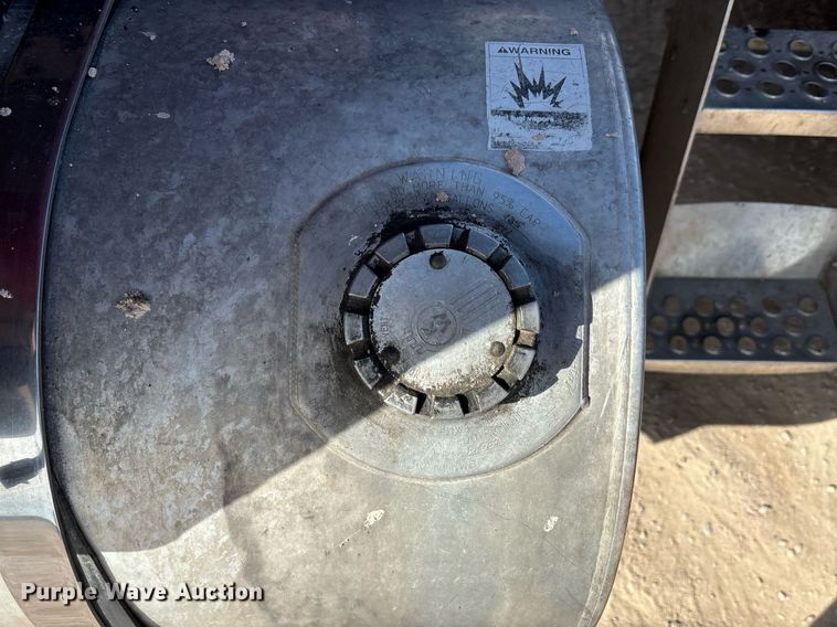 image for item EE0025 2003 Kenworth W900L semi truck