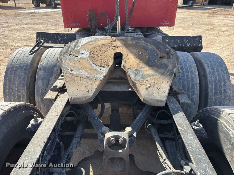 image for item EE0025 2003 Kenworth W900L semi truck