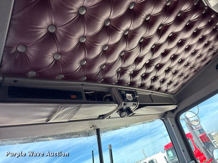 image for item EE0025 2003 Kenworth W900L semi truck