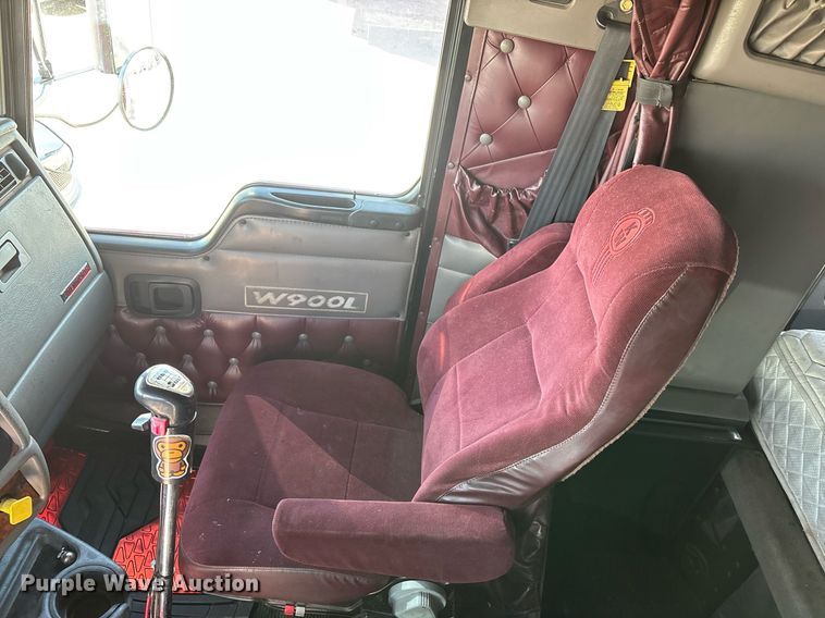 image for item EE0025 2003 Kenworth W900L semi truck