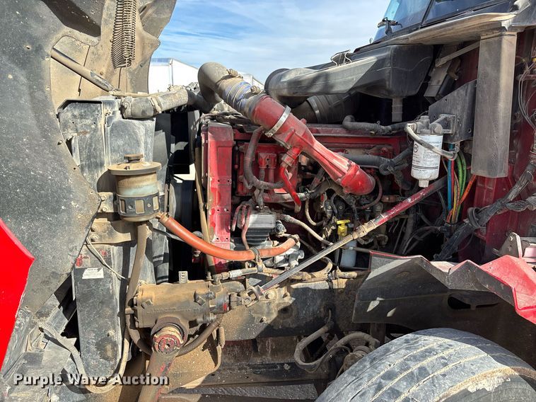 image for item EE0026 2005 International 9400i semi truck