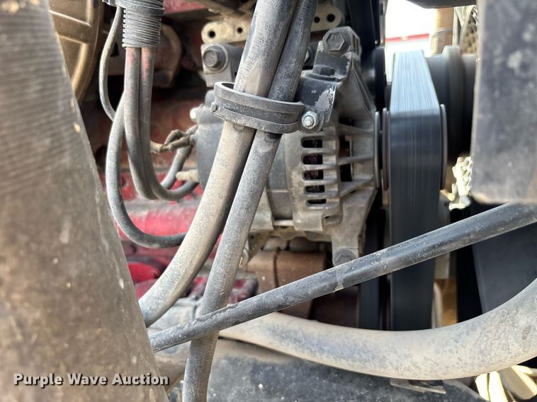 image for item EE0026 2005 International 9400i semi truck