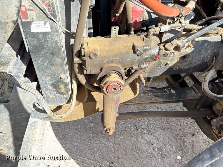 image for item EE0026 2005 International 9400i semi truck