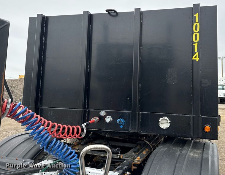 image for item EG2468 1987 Ledwell & Sons Enterprises flatbed trailer