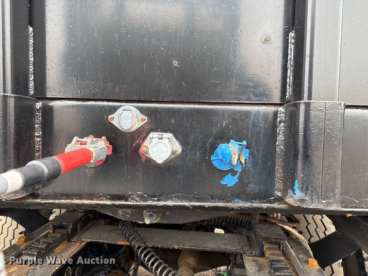 image for item EG2468 1987 Ledwell & Sons Enterprises flatbed trailer