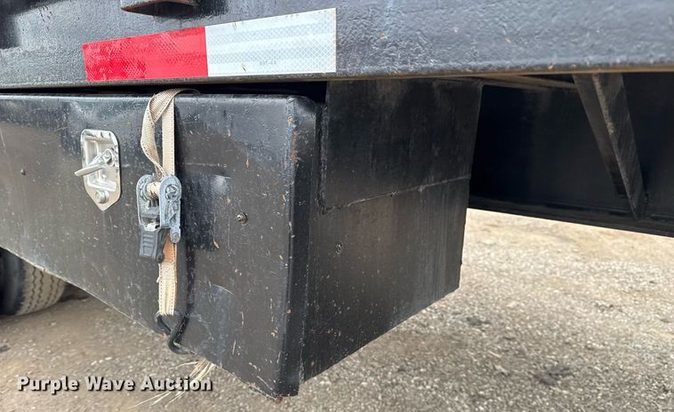 image for item EG2468 1987 Ledwell & Sons Enterprises flatbed trailer