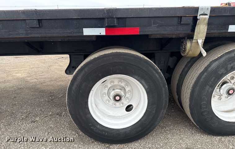 image for item EG2468 1987 Ledwell & Sons Enterprises flatbed trailer